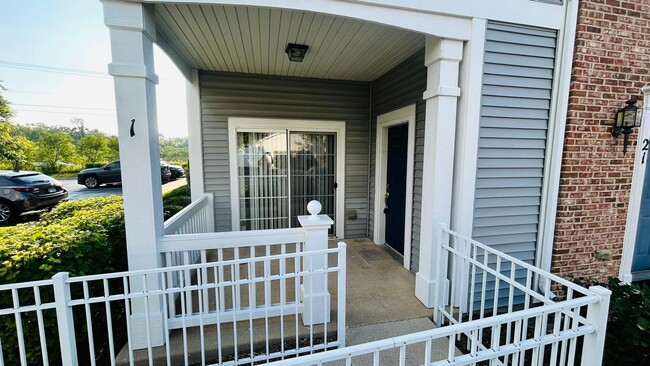 2215 Aurora Dr in Pingree Grove, IL - Building Photo - Building Photo