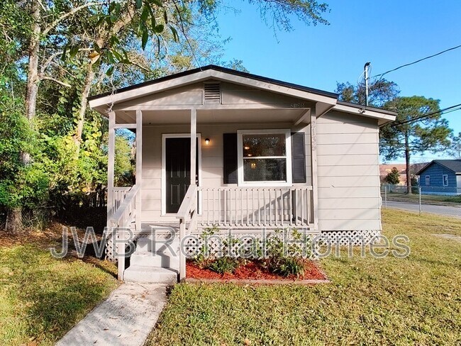 2135 Yulee St in Jacksonville, FL - Building Photo - Building Photo