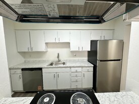 948 Whittington Ave, Unit 13 in Hot Springs, AR - Building Photo