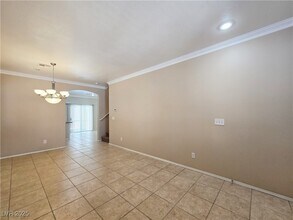 5431 W Hasley Canyon Ave in Las Vegas, NV - Foto de edificio - Building Photo
