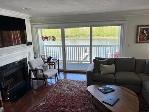 123 Harbor Dr in Stamford, CT - Building Photo - Building Photo