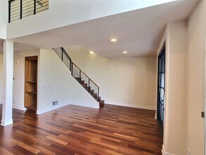 350 E Mission St in San Jose, CA - Building Photo - Building Photo