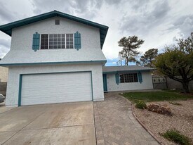 814 Arrowhead Trail in Henderson, NV - Building Photo