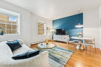 70 E Scott St in Chicago, IL - Building Photo - Building Photo