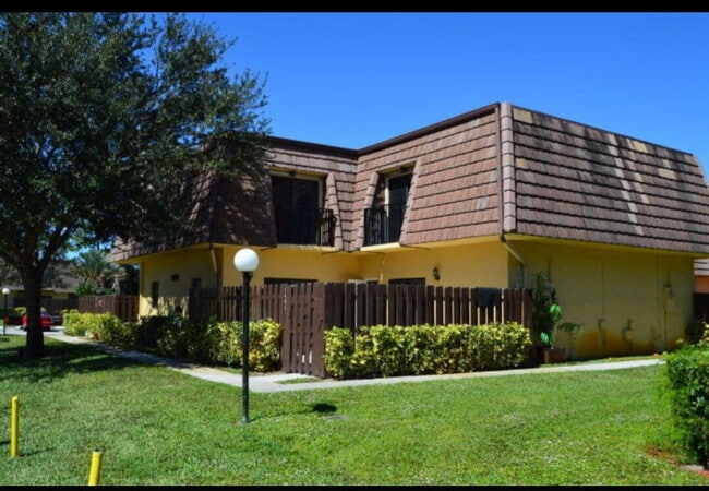 property at 4200 Turnberry Cir