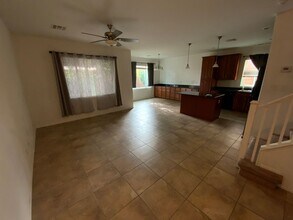 10641 Jamestown Square Ave in Las Vegas, NV - Building Photo - Building Photo