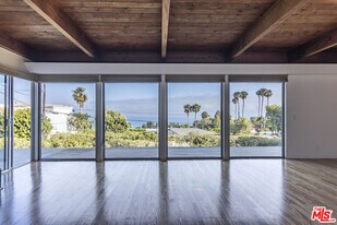 26863 Via Linda St in Malibu, CA - Building Photo