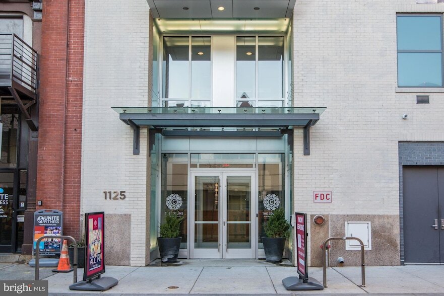 1125 Sansom St, Unit 1B-302 in Philadelphia, PA - Building Photo