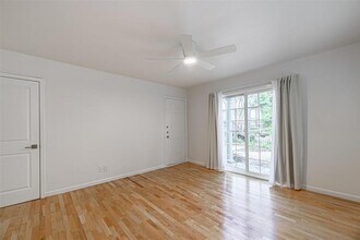 210 Emerson St in Houston, TX - Building Photo - Building Photo