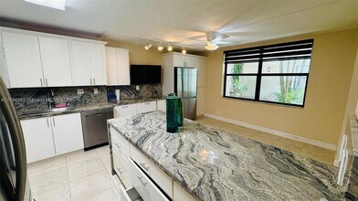 20381 NE 30th Ave in Miami, FL - Building Photo - Building Photo