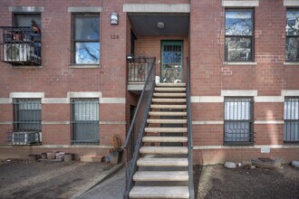 126 N 3rd St in Brooklyn, NY - Foto de edificio - Building Photo