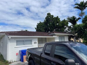 5261 NW 1st St in Miami, FL - Building Photo - Building Photo