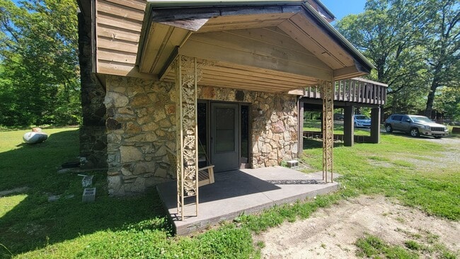 300 Antioch Rd in Cave City, AR - Building Photo - Building Photo