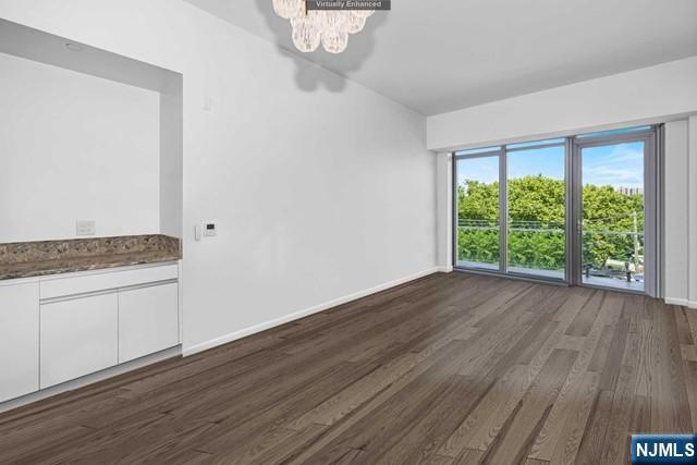 320 Adolphus Ave in Cliffside Park, NJ - Building Photo - Building Photo