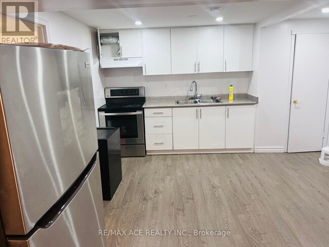 property at 15 Sedgemount Dr