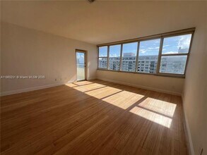 5600 Collins Ave in Miami Beach, FL - Building Photo - Building Photo