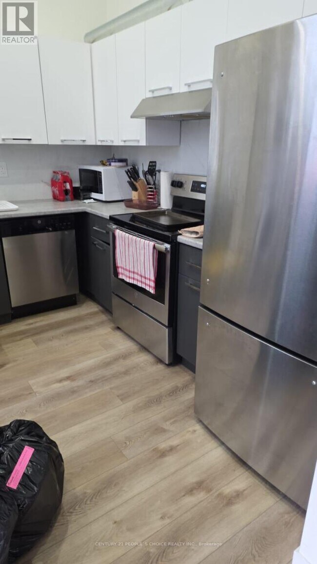 692 Dundas St in Woodstock, ON - Building Photo - Building Photo