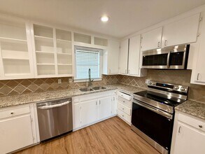 207 Estates Dr in Woodway, TX - Building Photo - Building Photo