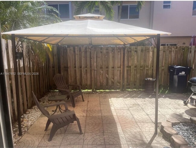 14311 SW 96th St in Miami, FL - Building Photo - Building Photo