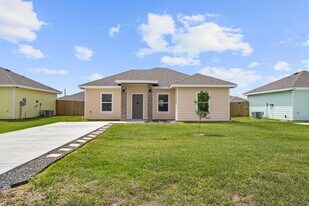 422 Arroyo Ln in La Feria, TX - Building Photo
