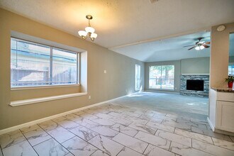 2314 Pebbledowne Cir in Sugar Land, TX - Building Photo - Building Photo