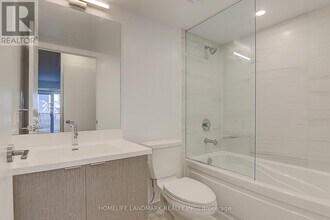 219 Dundas St E in Toronto, ON - Building Photo - Building Photo