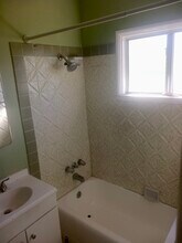 516 E Fredricks St, Unit A in Barstow, CA - Foto de edificio - Building Photo