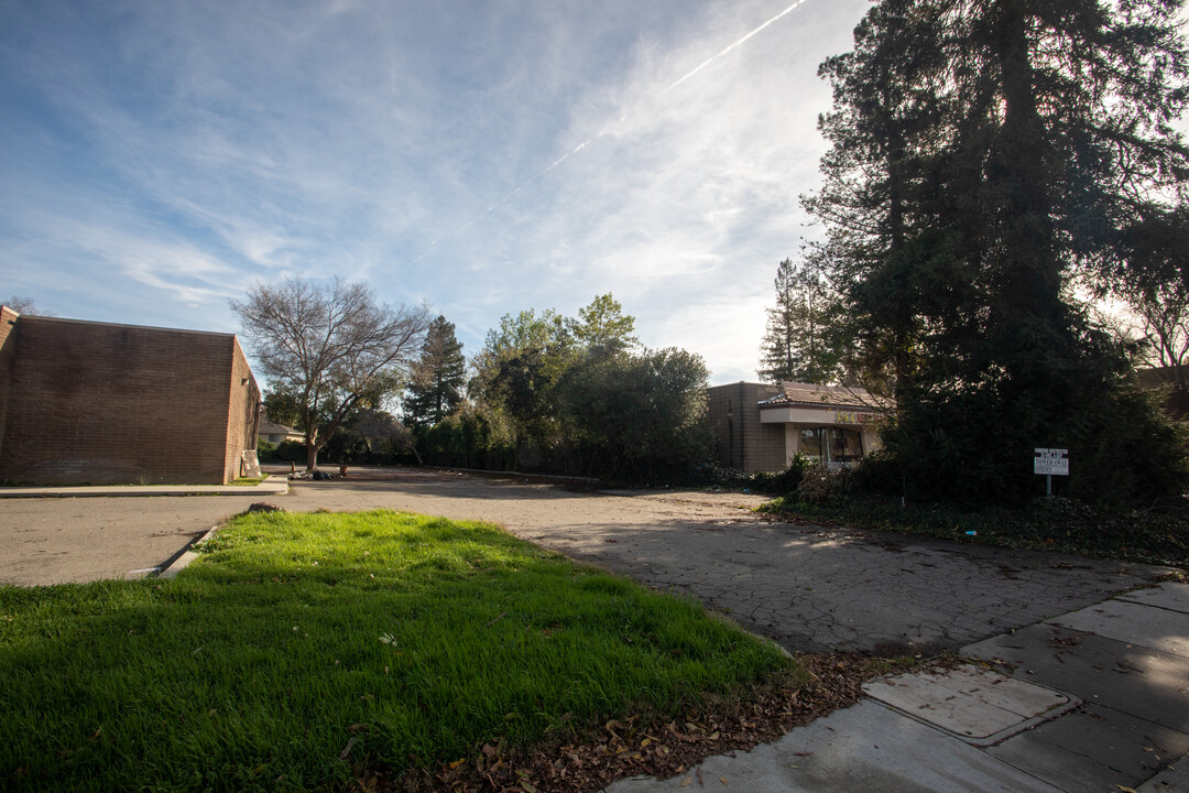 2350 S Bascom Ave in Campbell, CA - Building Photo