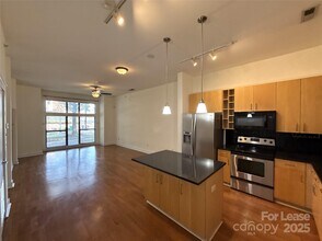 714 N Davidson St in Charlotte, NC - Foto de edificio - Building Photo