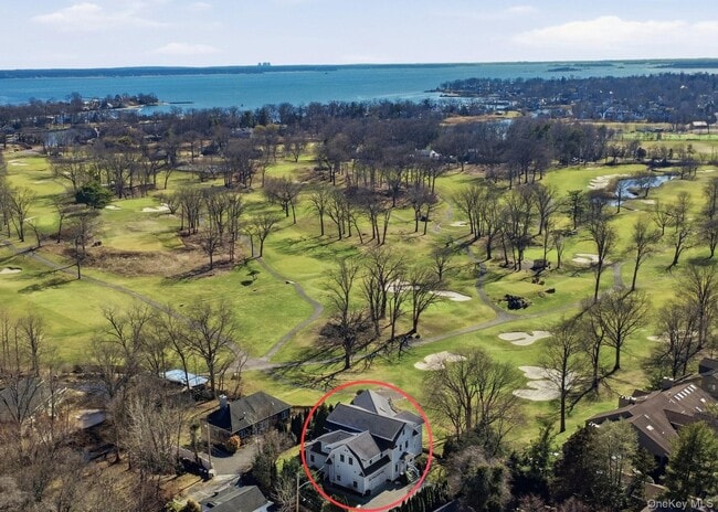 74 Old Post Ln in Mamaroneck, NY - Building Photo - Building Photo