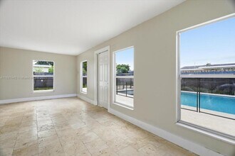 6948 NW 8th Ct in Margate, FL - Building Photo - Building Photo