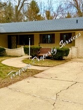 2715 E Shawnee Rd in Berrien Springs, MI - Building Photo - Building Photo