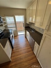 1750 Chestnut Ave in Long Beach, CA - Building Photo - Building Photo