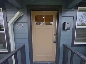 484-490 E 14th Ave in Eugene, OR - Foto de edificio - Building Photo
