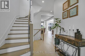 993 Shimmerton Cir in Ottawa, ON - Building Photo - Building Photo
