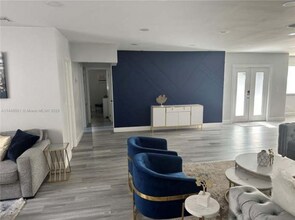 1711 N 50th Ave in Hollywood, FL - Building Photo - Building Photo