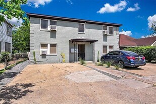 2303 Rosewood St in Houston, TX - Building Photo