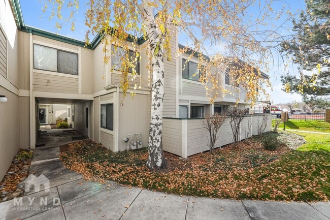 property at 2415 Sycamore Glen Dr