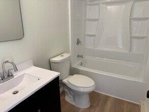 106 S 3rd Ave in Mendota, IL - Building Photo - Building Photo