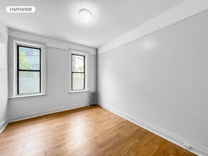 2430 63rd St in Brooklyn, NY - Foto de edificio - Building Photo