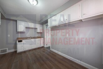 608 E 120th St in Cleveland, OH - Building Photo - Building Photo