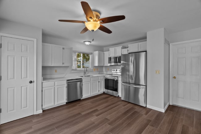 2 Coachman Ct in O'Fallon, MO - Foto de edificio - Building Photo