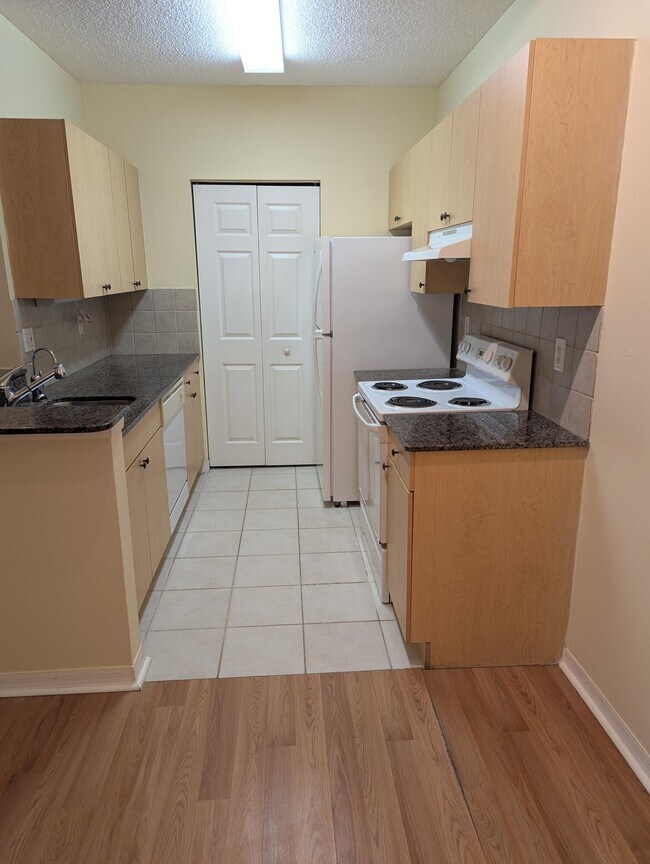 10306 Fox Trail Rd S in Royal Palm Beach, FL - Building Photo - Building Photo