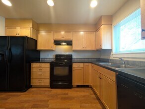 2478 Willamette Alley in Eugene, OR - Building Photo - Building Photo