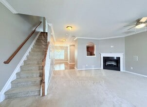 705 Keystone Park Dr in Morrisville, NC - Foto de edificio - Building Photo