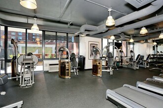 389 Washington St in Jersey City, NJ - Building Photo - Building Photo