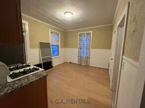202 E Eagle St in Boston, MA - Building Photo - Building Photo