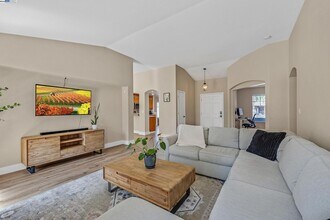 1636 Green Springs Ct in Tracy, CA - Building Photo - Building Photo