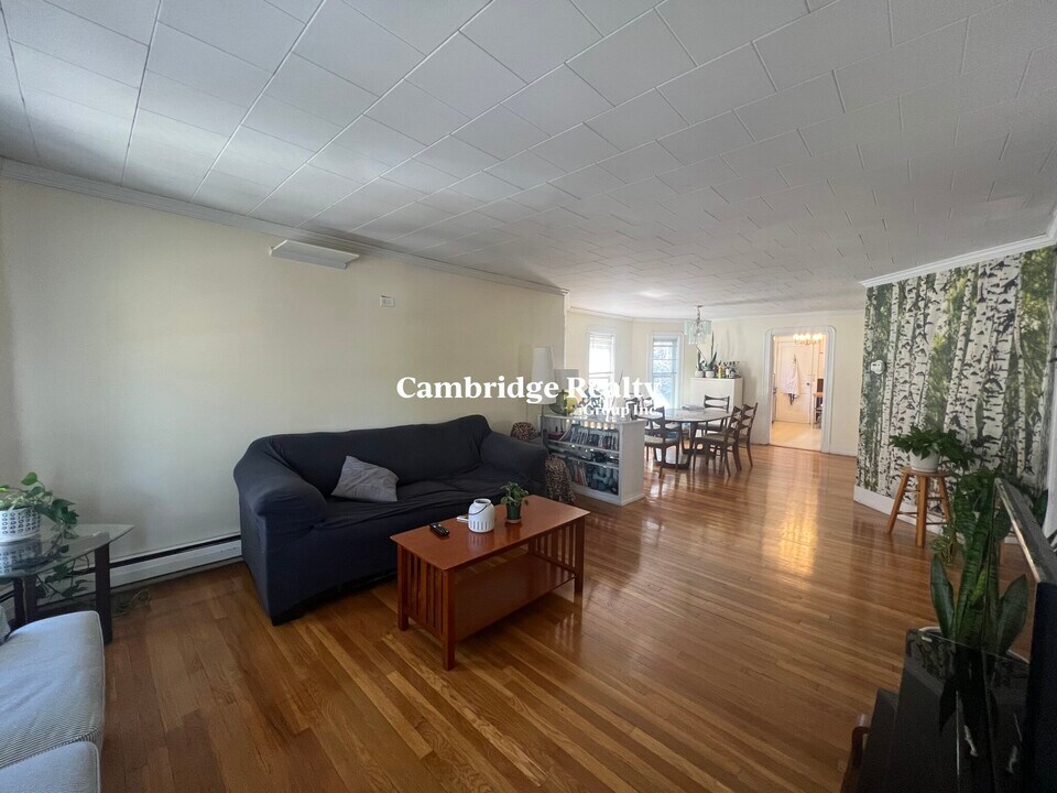 33 Winslow Ave in Somerville, MA - Building Photo