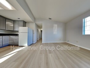 949 Nogales St in Sacramento, CA - Building Photo - Building Photo